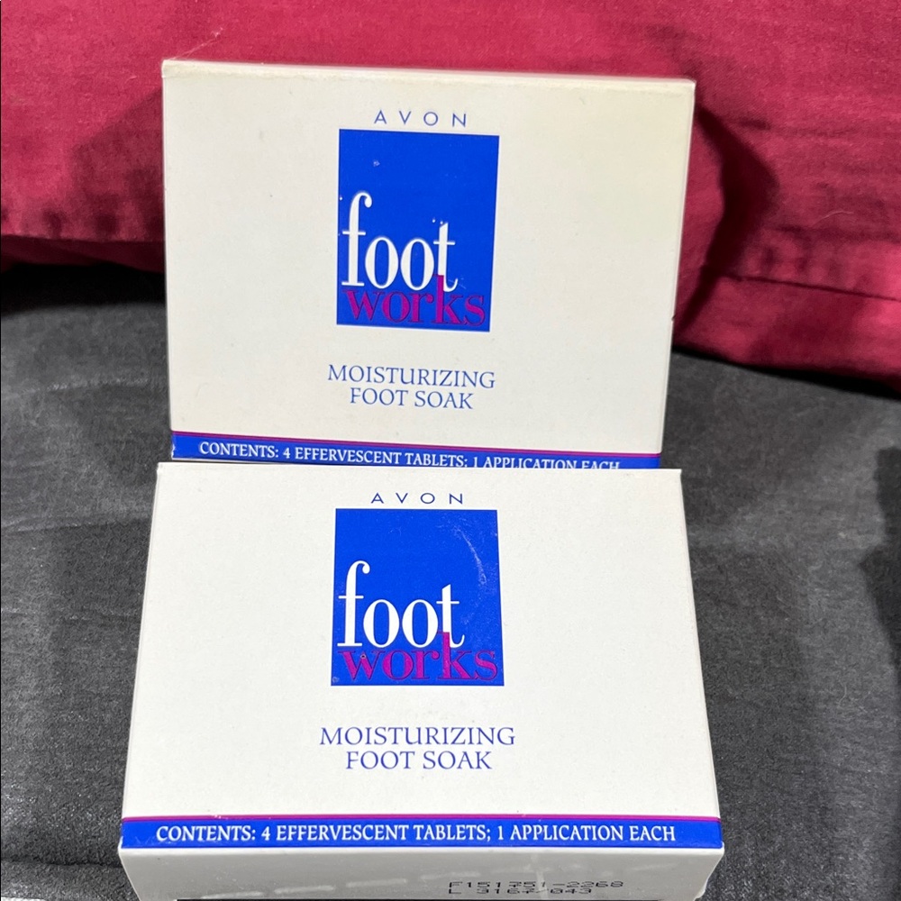 Avon Foot Works Moisturizing Foot Soak bundle